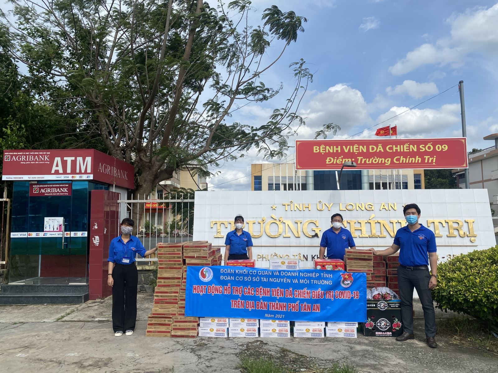 Đoàn cơ sở Sở Tài nguyên và Môi trường tổ chức hoạt động hỗ trợ các bệnh viện dã chiến điều trị Covid-19 (Đợt 3) trên địa bàn thành phố Tân An, tỉnh Long An