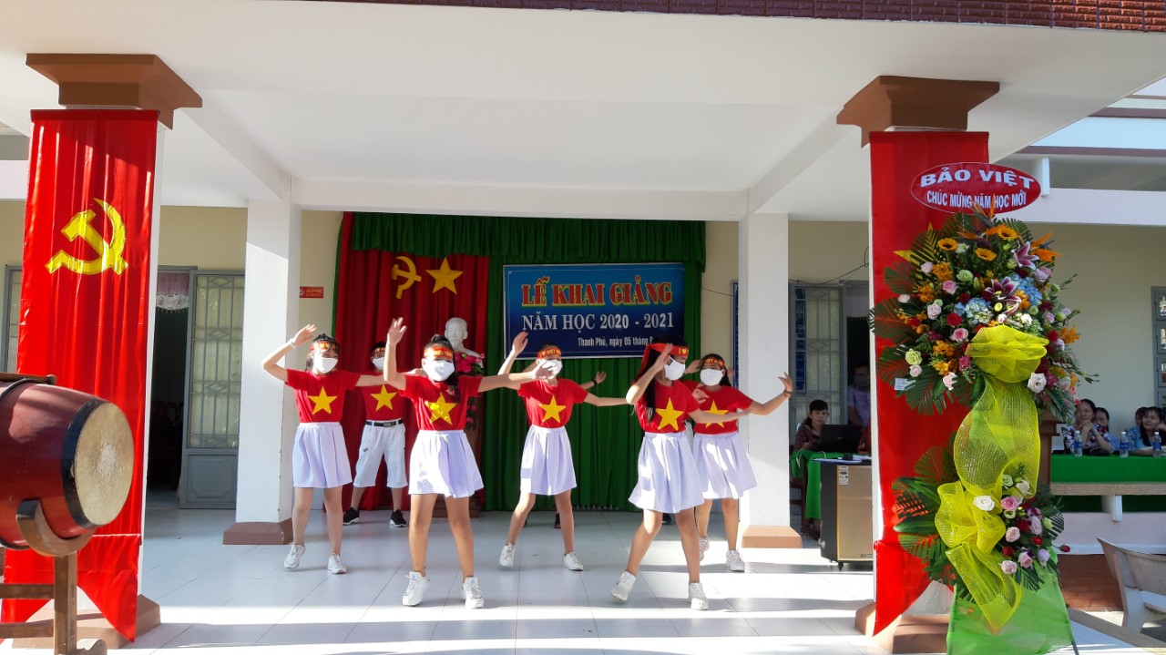 Hoạt động trường